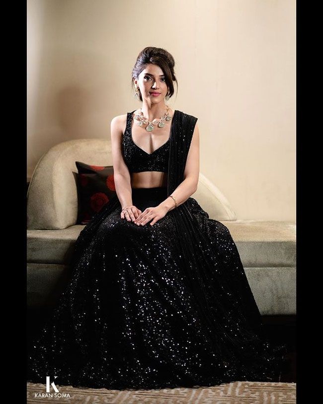 Staggering Poses Of Mehreen